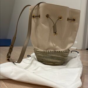 CESTA ‘BUCKET’ BAG
Ivory/Grey Bucket Bag